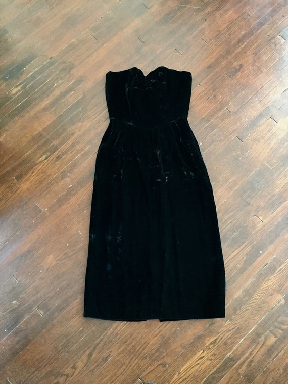 1950s Velvet Strapless Hourglass Dress