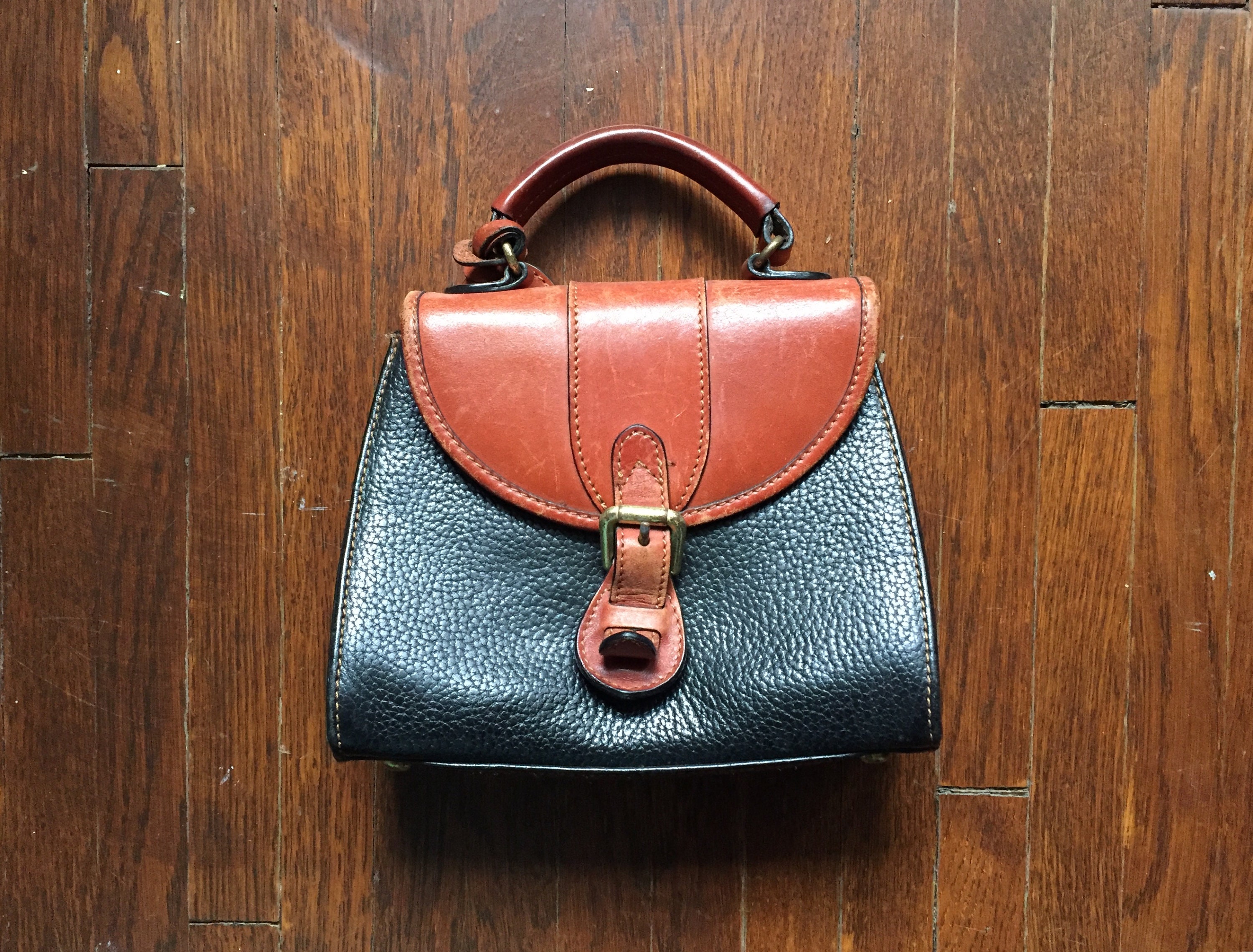 Cross Body Purse w/Louis Vuitton accents– Liz & Layne