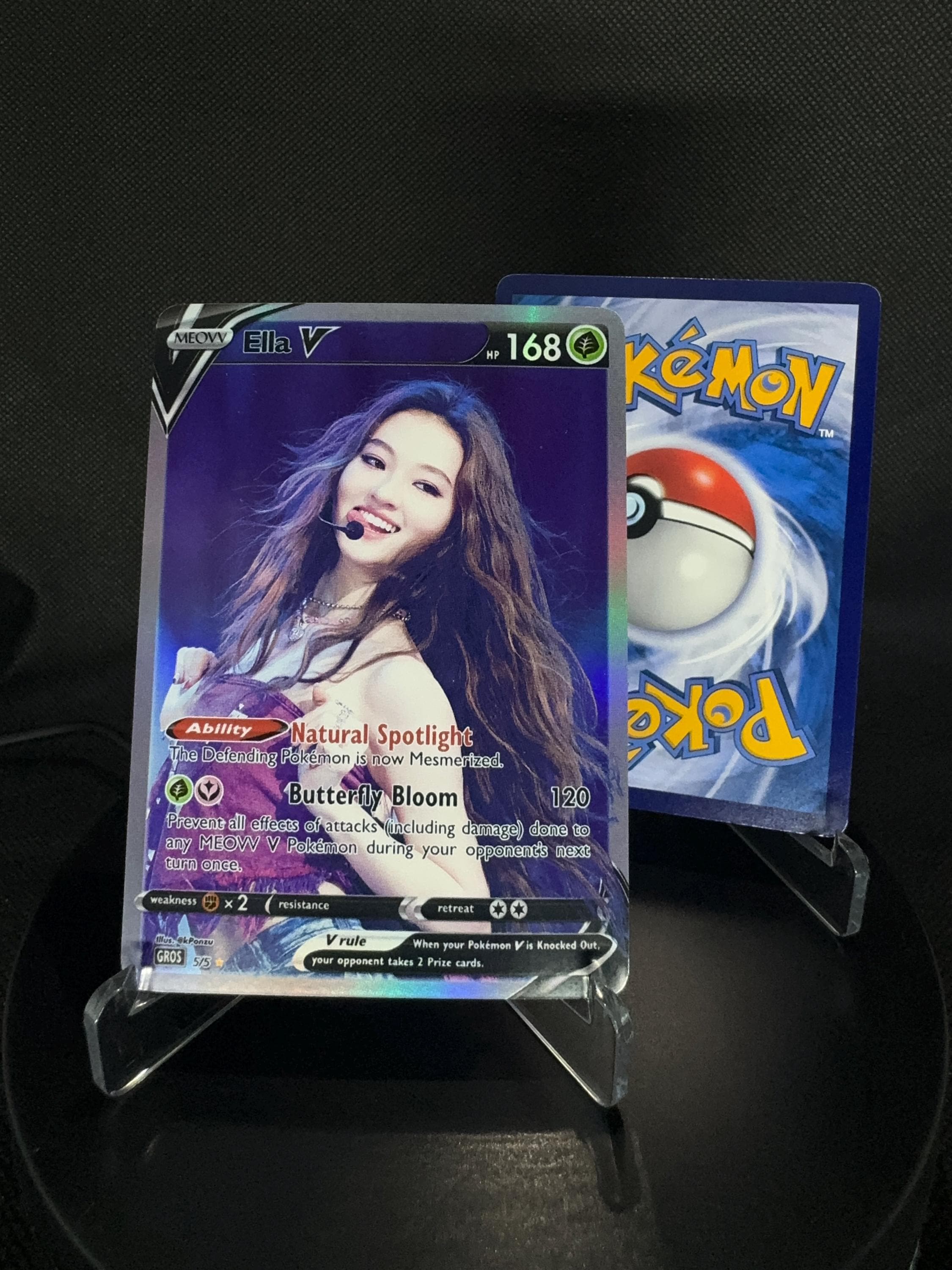 MEOVV Hands up Era Holographic KPOP Pokemon Photocards | Includes