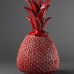 Piña Esmaltada Roja Grande