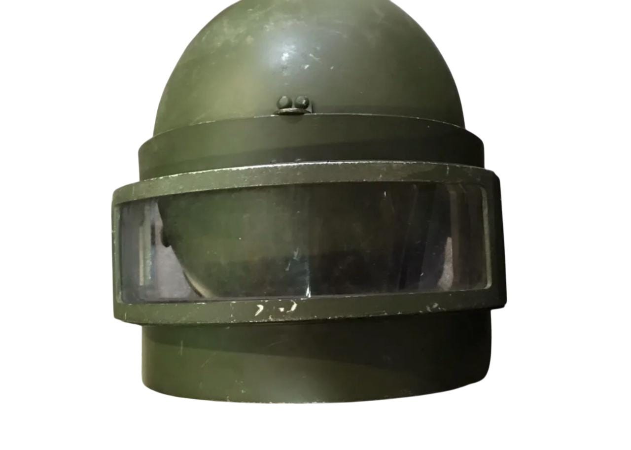 本物のK6-3チタン製スペツナズヘルメット（バイザー付き） - ロシア