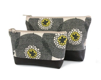 Pochette skinny laMinx à imprimé fleurs : trousse à cosmétiques en cuir végétalien