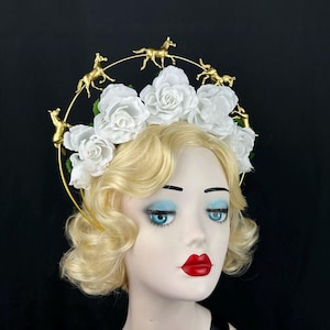 White Rose Headband With Gold Horses, Kentucky Derby Hair Accessory, Ascot Races, Halo Headpiece, Silk Flowers, READY TO SHIP