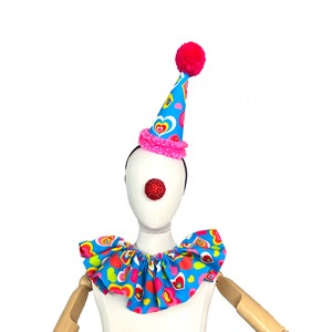 Sombrero de payaso azul y rosa con corazones, disfraz de circo, sombrero de fiesta de cumpleaños, niños, adultos, carnaval, payaso aterrador, accesorio para el cabello de circo