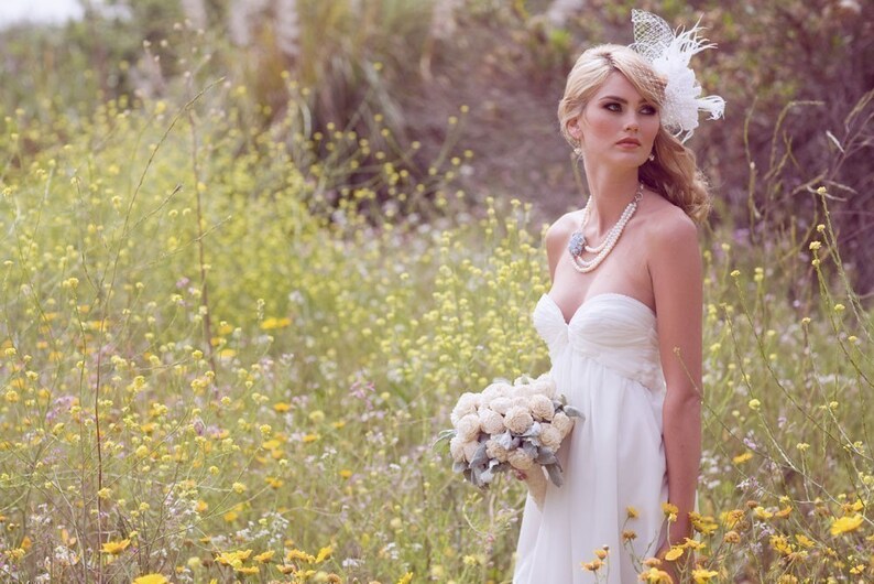 Floral Hair Accessory Ivory Bridal Veil Feather Fascinator White Birdcage Veil Veil with Fascinator Blusher Veil Pearl Headpiece image 3