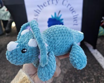 Trina: Pluszowy Triceratops