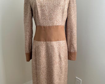Vestido de secretaria retro vintage color camel caramelo tweed ultra gamuza marrón claro // Talla pequeña a mediana