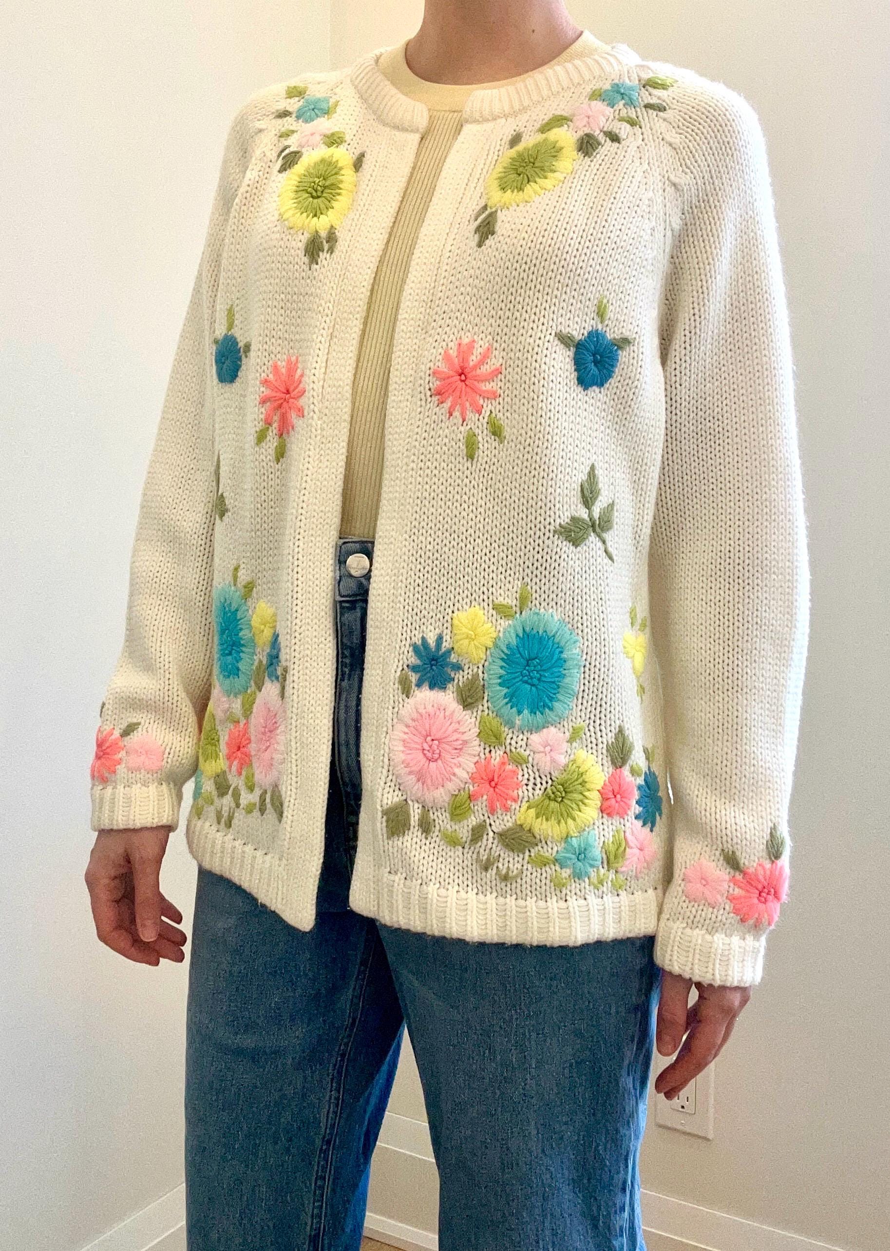 カーディガン us vintage 60s flower cardigan. Vintage 60s Cardigan Sweater Embroidered Flowers & Different