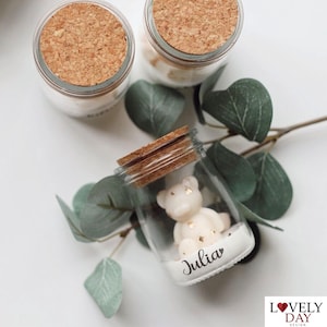 Candela in vetro profumata fatta a mano personalizzata con figura di orsetto di soia biologica per battesimo, battesimo, baby shower, regali per gli ospiti