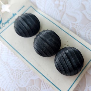3 Black Vintage Shank Buttons Textured Buttons 7/8 Inch 22mm BGE Originales Button Card