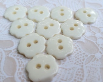 10 WHITE Flower Buttons 1/2 Inch 13mm Vintage Buttons Novelty Buttons