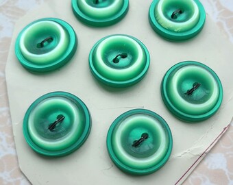 7 Green Vintage Buttons 11/16 Inch 19mm