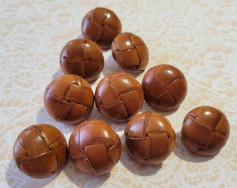 Caramel Weave: 1 Set of 3 New  Unused Matching Buttons Leather-Look Plastic Buttons 25mm
