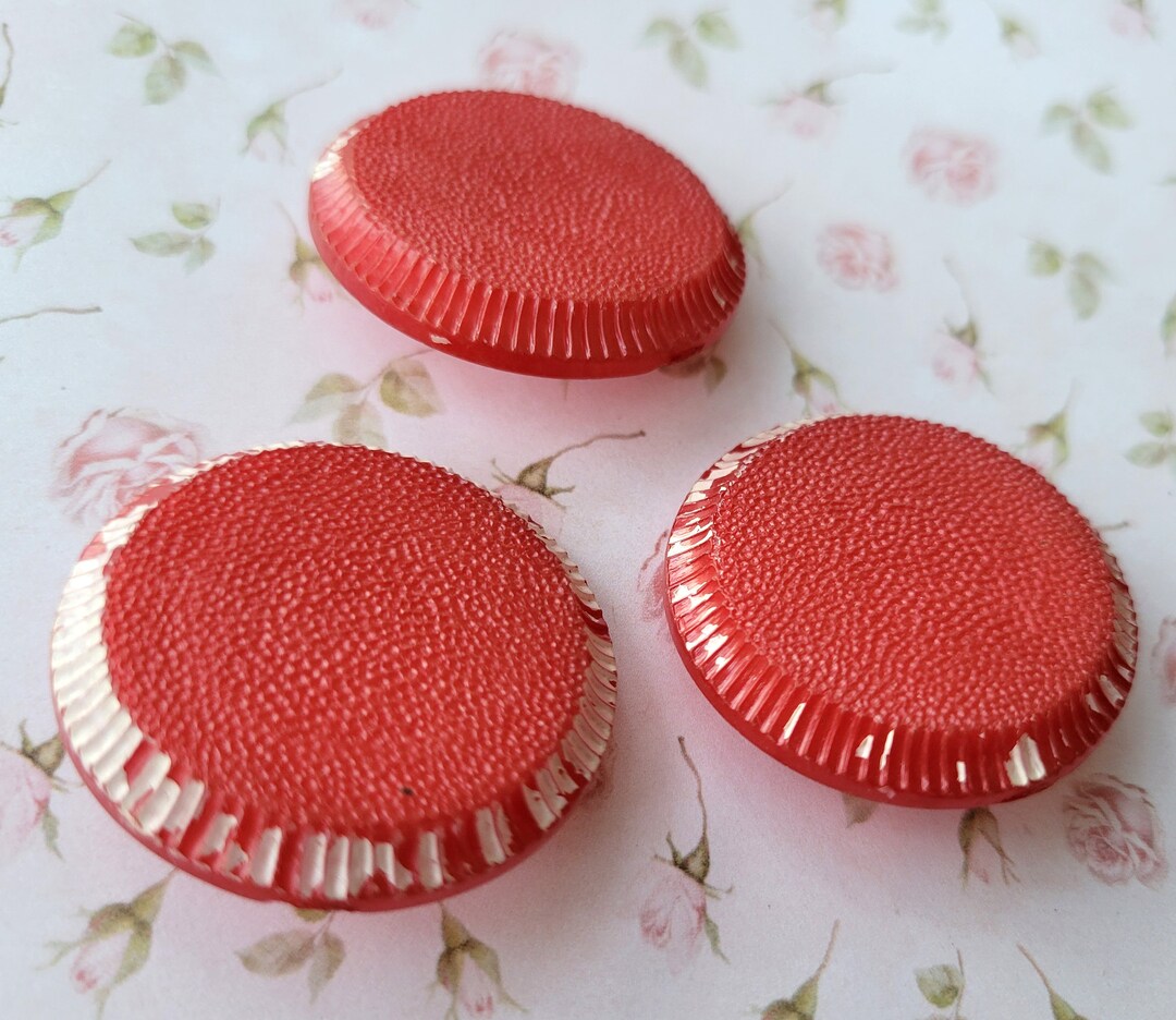 3 BIG Red Vintage Buttons With Wide Edge 1 3/8 Inch Shank Buttons - Etsy