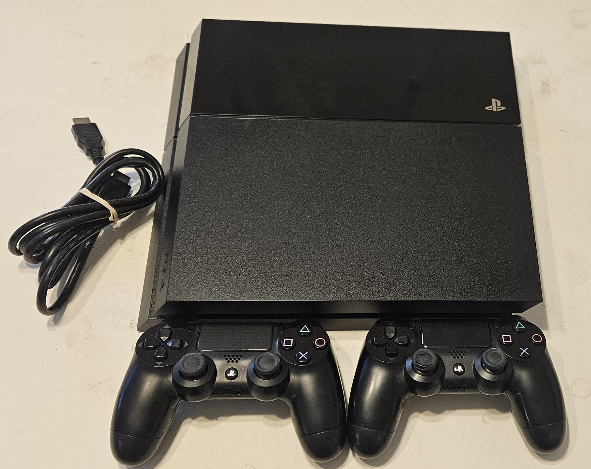 Playstation 4 500gb Console Bundle W/ 2 Controllers, HDMI Cable
