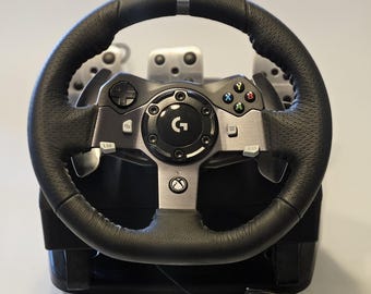 Logitech G920 Driving Force Racing Wheel and Floor Pedals