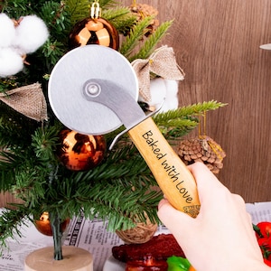 Personalized Wood Pizza Cutter: Custom Engraved Pizza Slicer