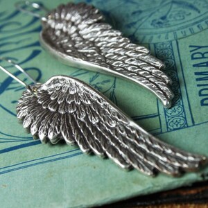 Vintage Angel Wing Earrings, Oxidized Silver, Wings, Silver Jewelry, Etched, Gift for Her, Women's Earrings Bild 2