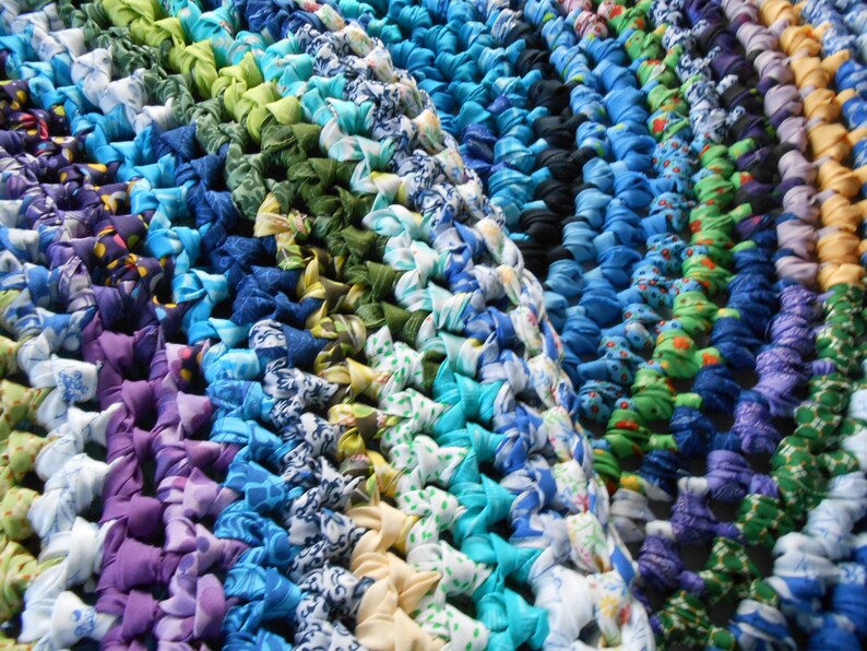 Round Rag Rug, Circle Rug , Crocheted Throw Rug, Multi-color, Blues ...