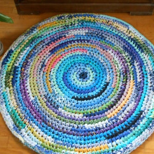 Round Rag Rug, Circle Rug , Crocheted Throw Rug, Multi-color, Blues ...