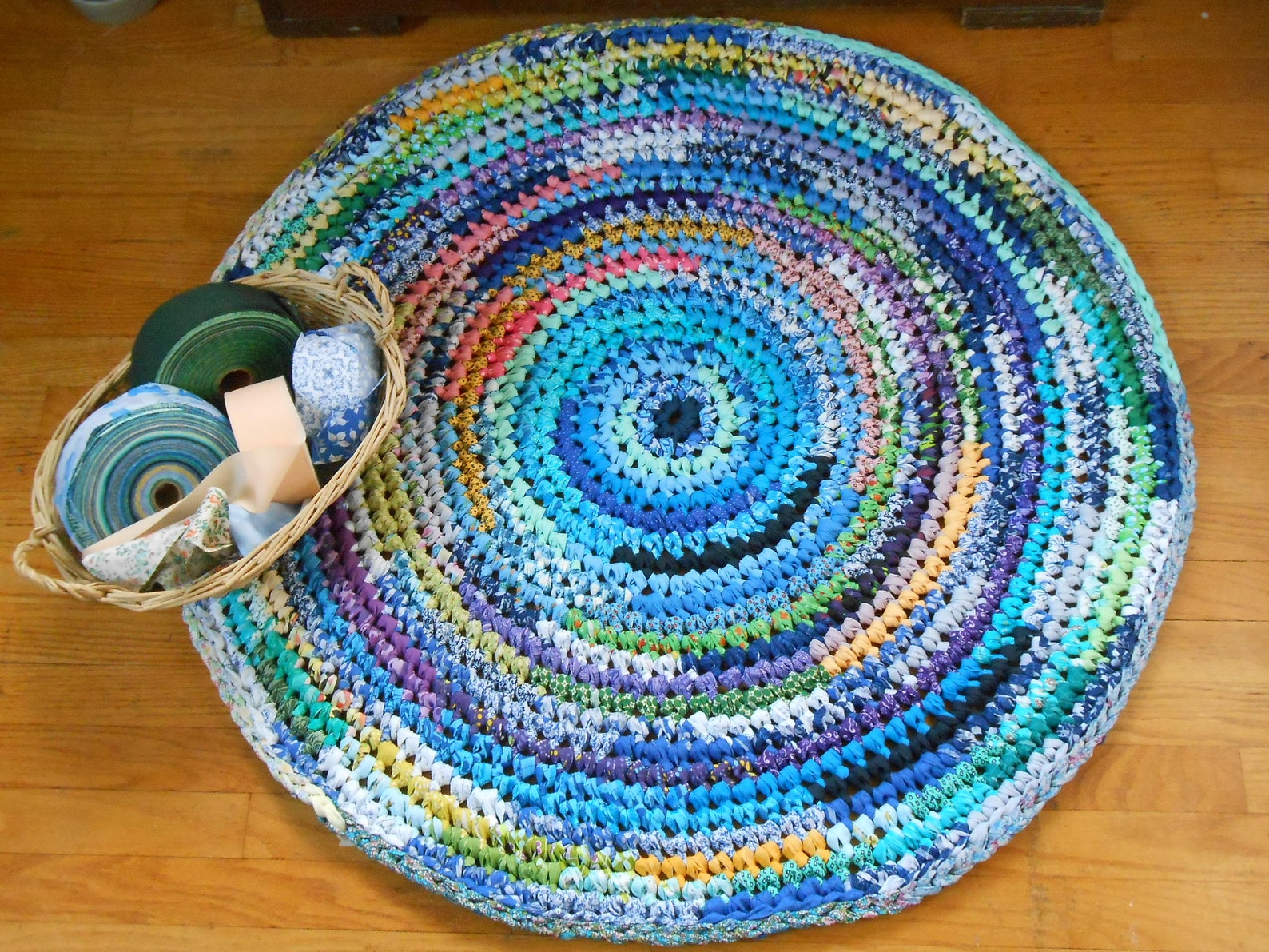 Round Rag Rug, Circle Rug , Crocheted Throw Rug, Multicolor, Blues