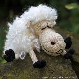 crochet pattern sleepy sheep by Katja Heinlein pdf tutorial amigurumi by Katja Heinlein, farm, lamp animal file crochet figure ebook easter