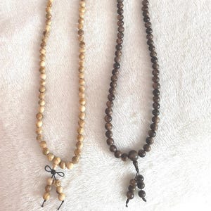 Sandalwood Mala Necklace: Aromatic Prayer Beads, Spiritual Meditation, 8mm