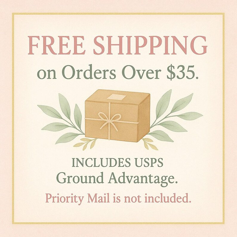 Może przedstawiać: Akwarelowa ilustracja brązowego kartonowego pudełka zawiązanego kokardą, otoczonego zielonymi liśćmi. Tekst brzmi "FREE SHIPPING on Orders Over $35."