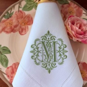 Custom Embroidered Linen Napkins – Personalized Monogram Wedding Napkins, Elegant Table Linens, Set of 4