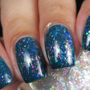 Ice And Easy Nail Polish Topper by KBShimmer image 5
