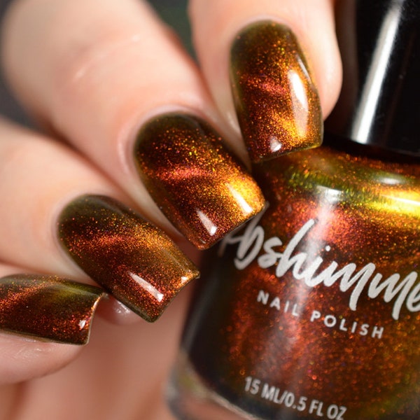Solar Flair Magnetic Multichrome Nail Polish by KBShimmer