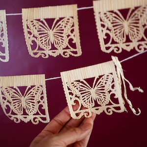 Corn Husk Mariposa banners - hojas picados