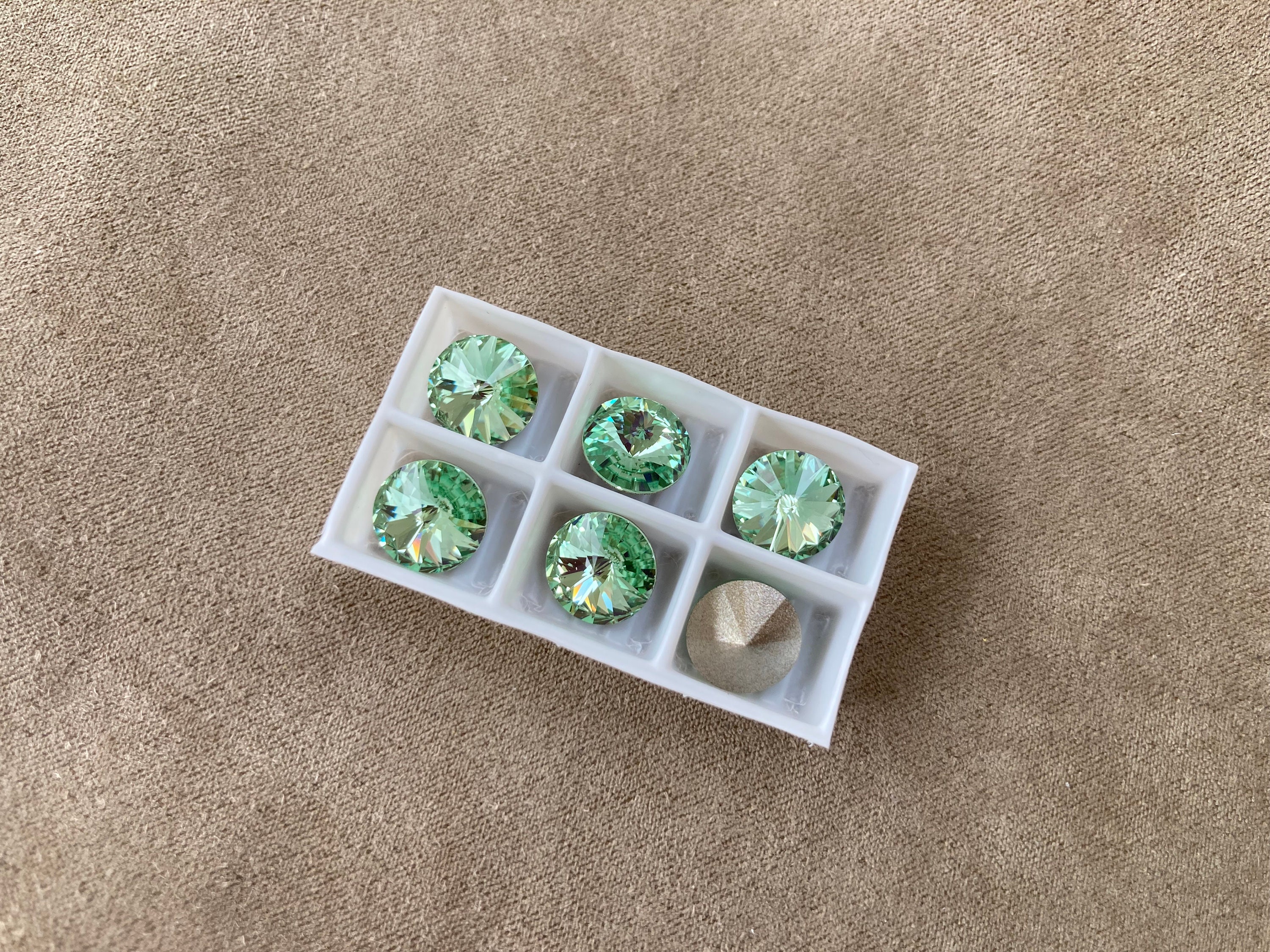 Set of 6, Swarovski Art. 1122, SS39 / 8mm, Chrysolite Foiled - Etsy