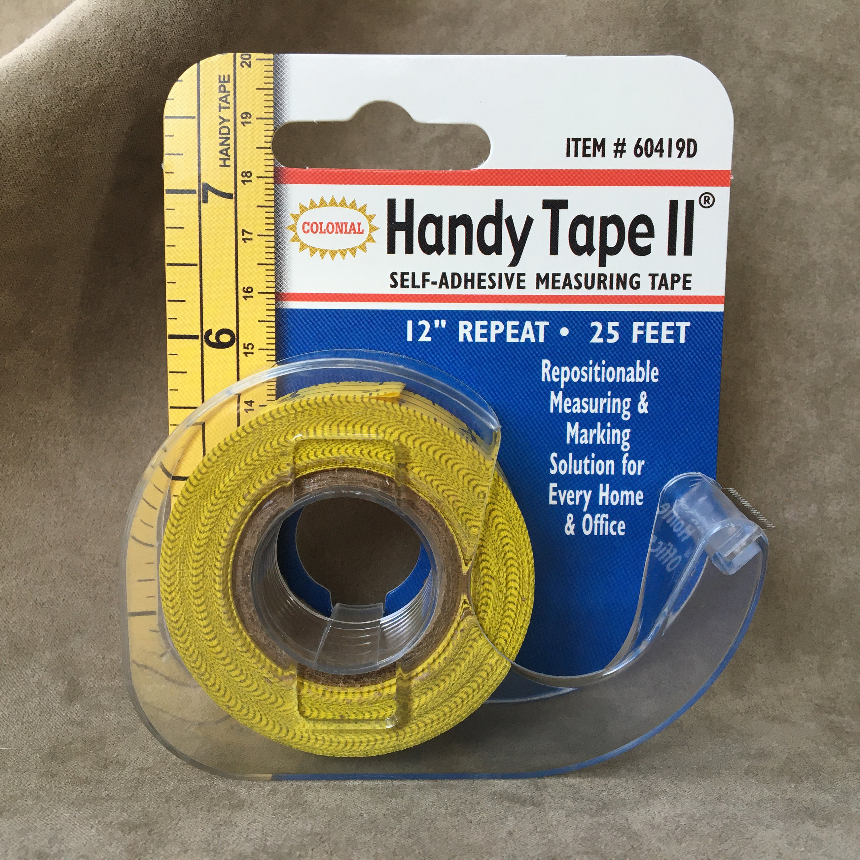 Ruban à mesurer autocollant Handy Tape II, rouleau de 25 pi x 3/4 po,  fabriqué aux États-Unis -  France