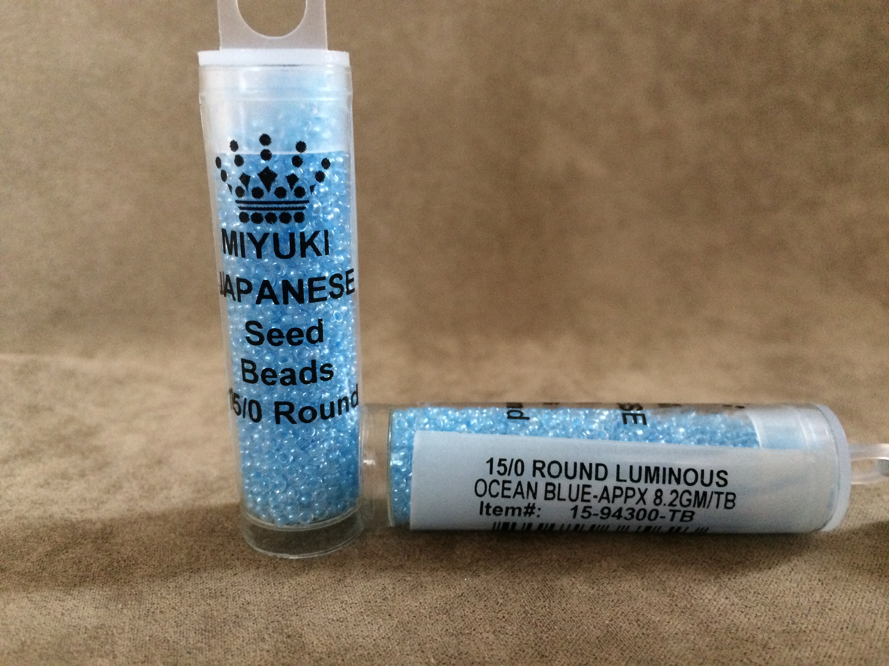 15-94300、ルミナスオーシャンブルー、15/0シードビーズ（ミユキ製