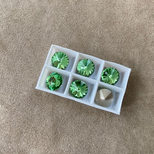 Set of 6, Swarovski Art. 1122, SS39 / 8mm, Peridot Foiled