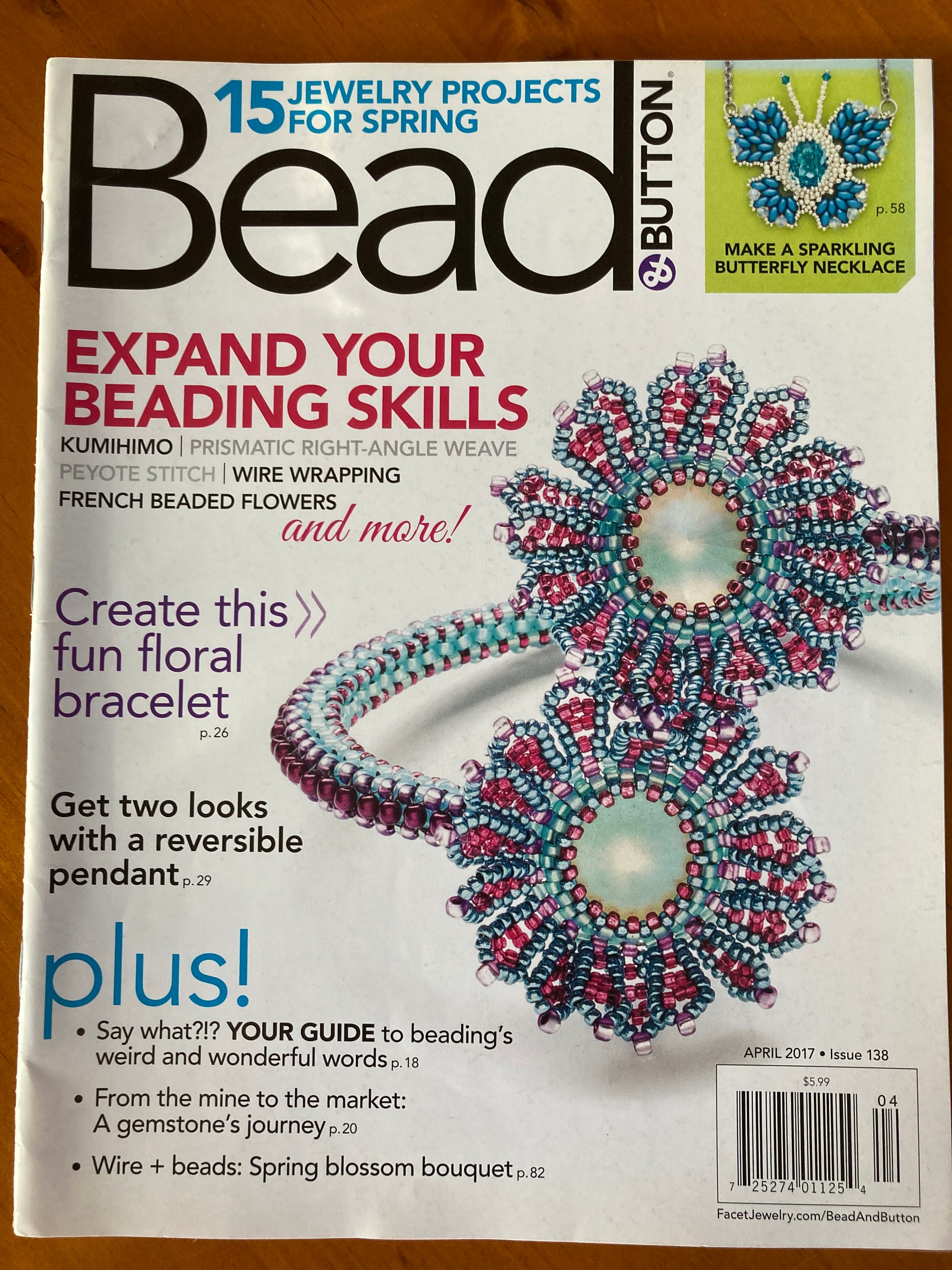 その他 Creative Beading Vol. 5: The Best Projects from a Year of Bead&amp;Button Magazine Creative Beading Vol. 5: The Best book