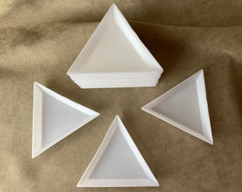 Plastic Sorting Tray Triangular, 20 pieces, Great Gift!