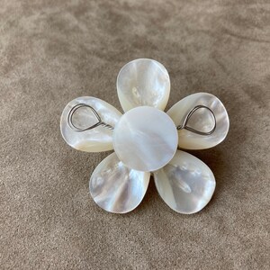 Mother of Pearl, Peach Freshwater Pearl Flower Pendant image 2
