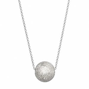 Collana con ciondolo a sfera minimalista in argento sterling testurizzato, realizzata a mano.