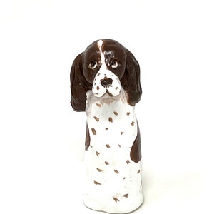Springer Spaniel figurine ( sculpted finger puppet)