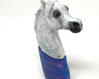 Escultura/figura de semental árabe