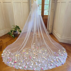 Multicolored Flower Lace Bridal Veil Floral Lace Trim Veil with 3D Flowers Cathedral Flower Veil Leaf Lace Veil for Wedding Single Tier Veil