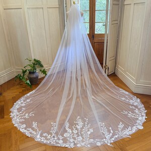 Floral Lace Wedding Veil Cathedral Lace Veil Ivory Bridal Veil Single Tier Lace Veil Classic Comb Veil Custom Lace Veil Flower Long Veil