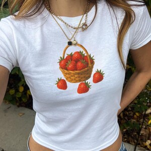 Strawberry Basket Baby Tee, Coquette Graphic Top, Cute Baby Tee, Cottagecore Clothing, Vintage Baby Tee Y2k, Soft Girlcore Aesthetic Top