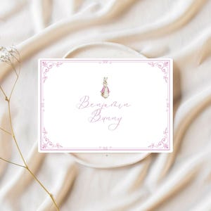 Peter Rabbit inspiriert Babyparty | Rosa Buch Name Karte Canva Vorlage