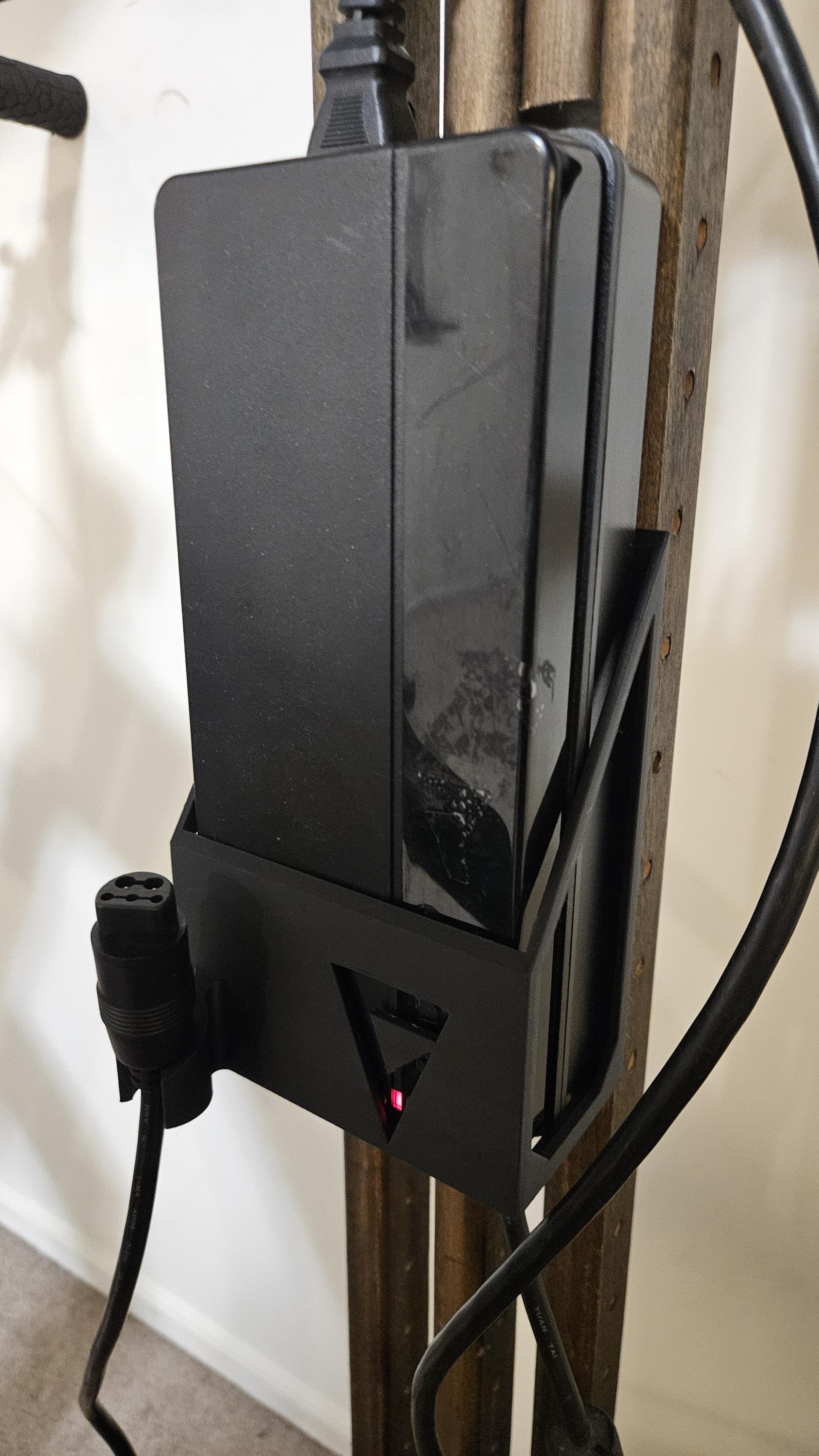 Supporto Da Parete Per Caricabatterie E-Bike Giant Smart Charger L-Type