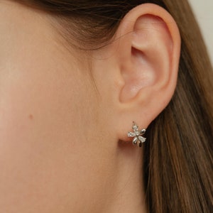 Delicate Flower Huggie Earrings, Flower Silver Hoop Earrings, Minimalist Earrings, Everyday Earring, Gift for Her, Bridesmaid Gifts