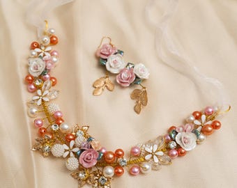 Elegant Pearl and Ceramic Flower Bridal Headband – Handwoven Wedding Crown with Earrings for Brides and Special Events
