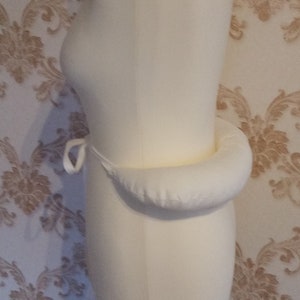 Bum roll, hip pad, 18th century dress foundation, late georgian underwear, rococo underwear, Marie Antoinette gown, Claire Fraser Cosplay